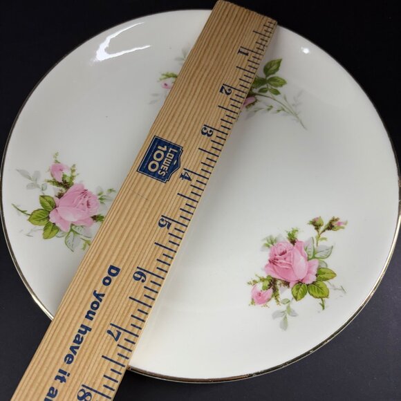 Vintage Royal Wilton Plates Set Of 2 With 22K Gold Trim Floral Design - Picture 5 of 6
